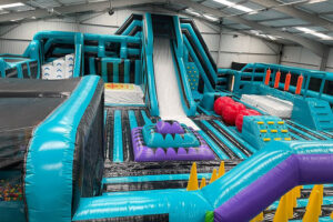 skákání zábava skákací dům